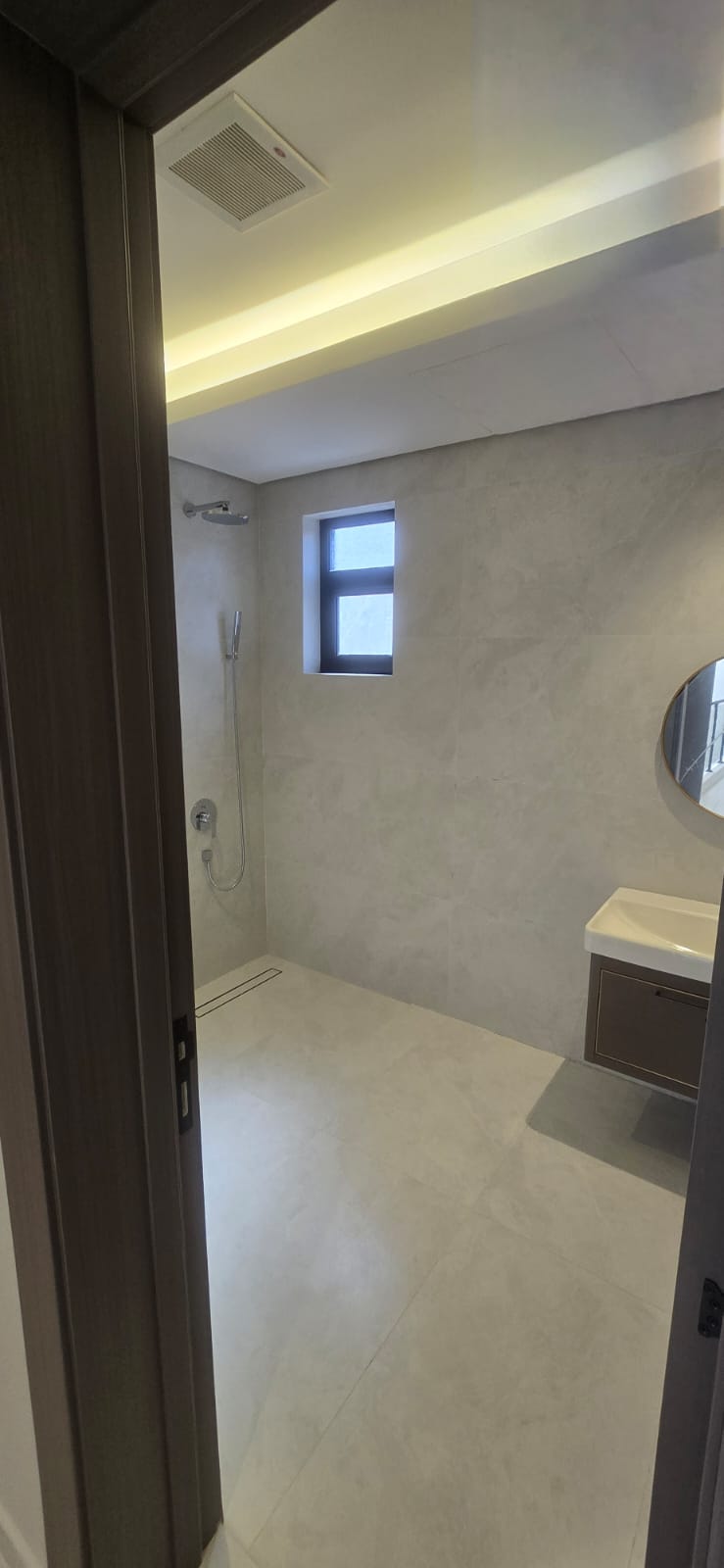 🏠 **For Rent: Two Apartments in a Duplex System (Townhouse)** 